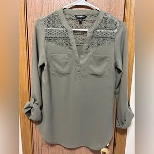 Woman’s blouse EXPRESS